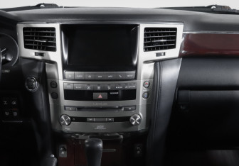 Подержанный автомобиль Lexus LX 2013 года (13 фото)