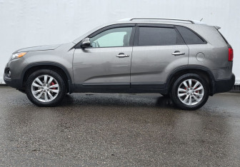 Подержанный автомобиль Kia Sorento 2010 года (8 фото)
