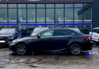 Подержанный автомобиль Lexus IS Sedan 2013 года (8 фото)