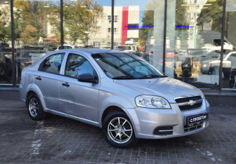 Подержанный автомобиль Chevrolet Aveo Sedan 2008 года (3 фото)