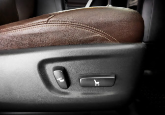 Подержанный автомобиль Toyota Land Cruiser Prado 2018 года (24 фото)