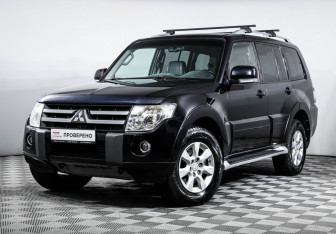 Подержанный автомобиль Mitsubishi Pajero 2011 года (1 фото)