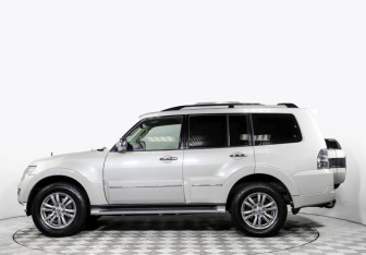 Подержанный автомобиль Mitsubishi Pajero 2019 года (6 фото)