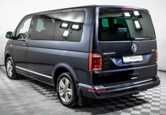 Подержанный автомобиль Volkswagen Multivan 2018 года (7 фото)