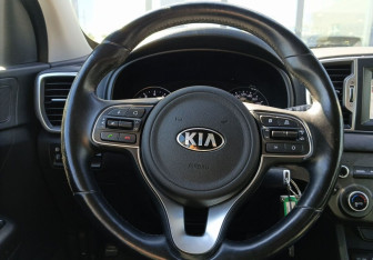 Подержанный автомобиль Kia Sportage 2017 года (14 фото)
