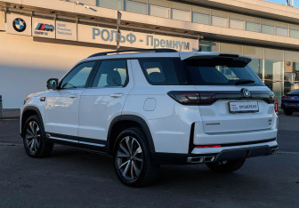 Подержанный автомобиль Changan CS95 2024 года (7 фото)
