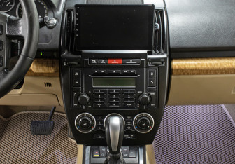 Подержанный автомобиль Land Rover Freelander 2007 года (15 фото)