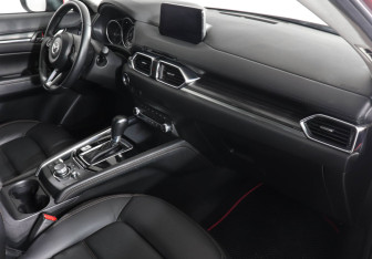 Подержанный автомобиль Mazda CX-5 2020 года (12 фото)