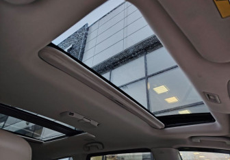 Подержанный автомобиль Nissan Pathfinder 2016 года (13 фото)