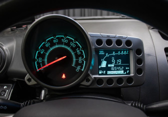Подержанный автомобиль Chevrolet Spark 2011 года (12 фото)