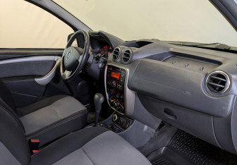 Подержанный автомобиль Renault Duster 2014 года (11 фото)