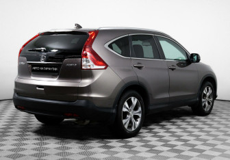 Подержанный автомобиль Honda CR-V 2014 года (5 фото)