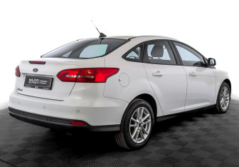 Подержанный автомобиль Ford Focus Sedan 2018 года (5 фото)