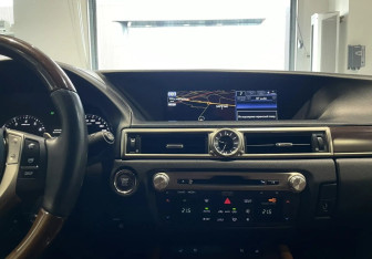 Подержанный автомобиль Lexus GS 2012 года (16 фото)