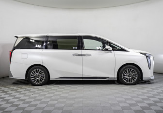 Подержанный автомобиль GAC M8 2023 года (4 фото)