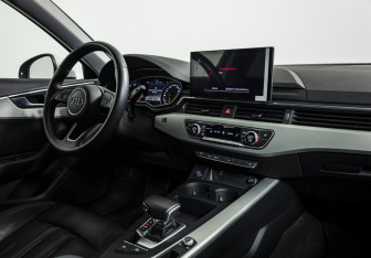 Подержанный автомобиль Audi A4 Sedan 2022 года (9 фото)