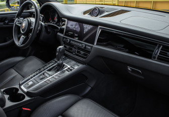 Подержанный автомобиль Porsche Macan 2019 года (9 фото)