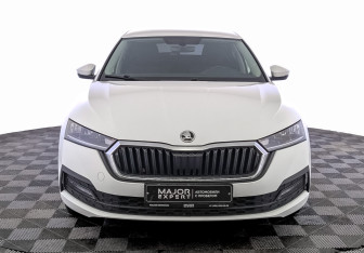 Подержанный автомобиль Skoda Octavia Liftback 2022 года (2 фото)