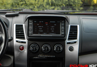 Подержанный автомобиль Mitsubishi Pajero Sport 2010 года (11 фото)