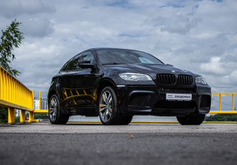 Подержанный автомобиль BMW X6 M 2013 года (3 фото)