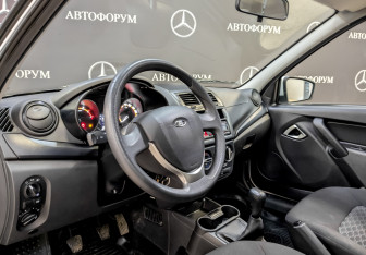 Подержанный автомобиль LADA (ВАЗ) Granta Sedan 2023 года (16 фото)