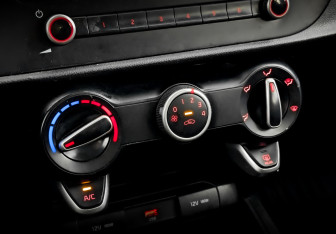 Подержанный автомобиль Kia Rio Hatchback 2021 года (25 фото)