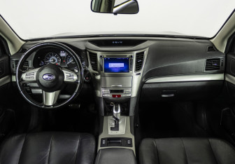 Подержанный автомобиль Subaru Outback Wagon 2010 года (12 фото)