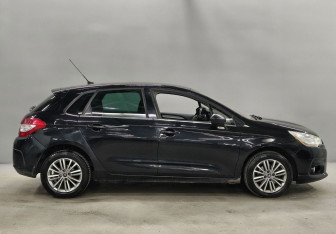 Подержанный автомобиль Citroen C4 Hatchback 2011 года (4 фото)