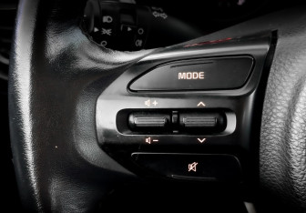 Подержанный автомобиль Kia Rio Hatchback 2021 года (26 фото)