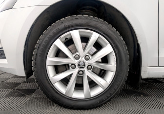 Подержанный автомобиль Skoda Octavia Liftback 2018 года (18 фото)