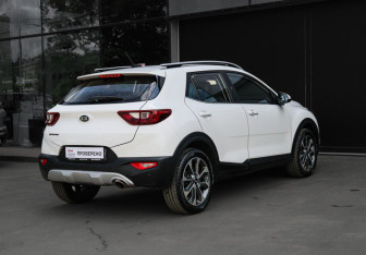 Подержанный автомобиль Kia Stonic 2018 года (4 фото)