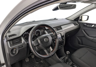 Подержанный автомобиль Skoda Rapid Liftback 2019 года (15 фото)