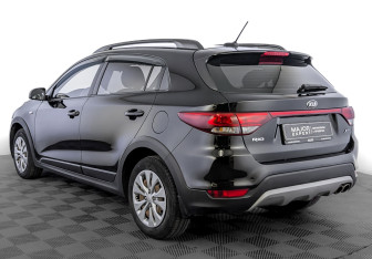 Подержанный автомобиль Kia Rio Hatchback 2018 года (7 фото)