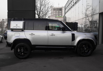 Подержанный автомобиль Land Rover Defender Suv 2020 года (4 фото)