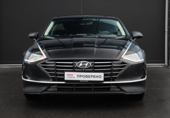 Подержанный автомобиль Hyundai Sonata 2020 года (2 фото)