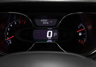 Подержанный автомобиль Renault Kaptur 2017 года (11 фото)