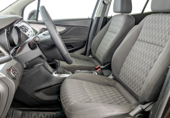 Подержанный автомобиль Opel Mokka 2014 года (20 фото)