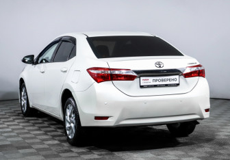 Подержанный автомобиль Toyota Corolla Sedan 2016 года (7 фото)