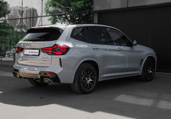 Подержанный автомобиль BMW X3 2023 года (4 фото)