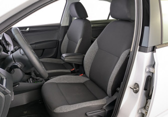 Подержанный автомобиль Skoda Rapid Liftback 2021 года (20 фото)