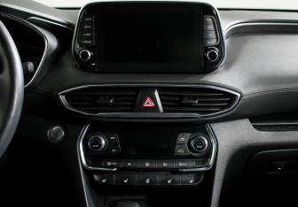 Подержанный автомобиль Hyundai Santa Fe 2019 года (13 фото)