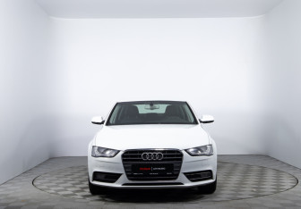 Подержанный автомобиль Audi A4 Sedan 2013 года (2 фото)
