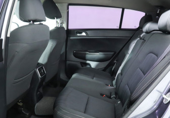 Подержанный автомобиль Kia Sportage 2017 года (10 фото)