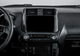 Подержанный автомобиль Toyota Land Cruiser Prado 2011 года (13 фото)