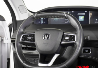 Подержанный автомобиль Changan UNI-K 2023 года (13 фото)