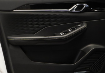 Подержанный автомобиль Geely Coolray 2025 года (15 фото)