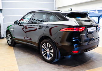 Подержанный автомобиль Jaguar F-Pace 2019 года (6 фото)