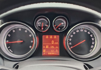 Подержанный автомобиль Opel Mokka 2014 года (14 фото)