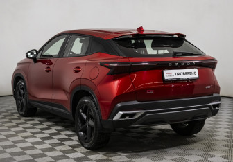 Подержанный автомобиль Omoda C5 2024 года (7 фото)