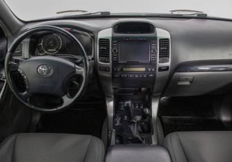 Подержанный автомобиль Toyota Land Cruiser Prado 2008 года (13 фото)